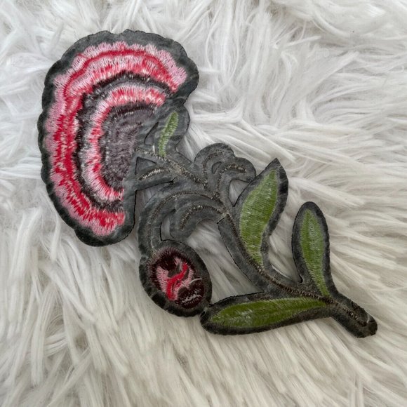 Flower Patches Lot of 6 Patches Red/Green Embroidery Iron On Patches Set of 6 - Picture 9 of 10